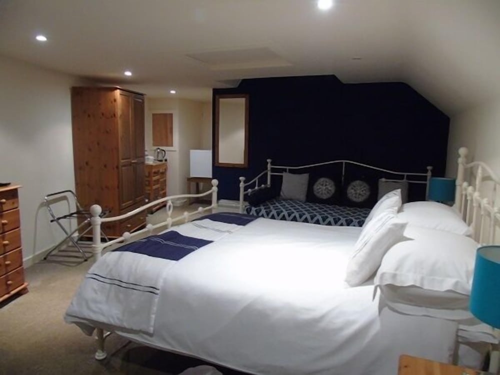 Comfort Quadruple Room, Ensuite photo 3