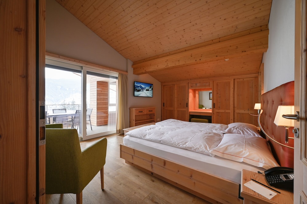 Superior Suite, 2 Bedrooms, Balcony, Mountain View (Eiger) photo 3