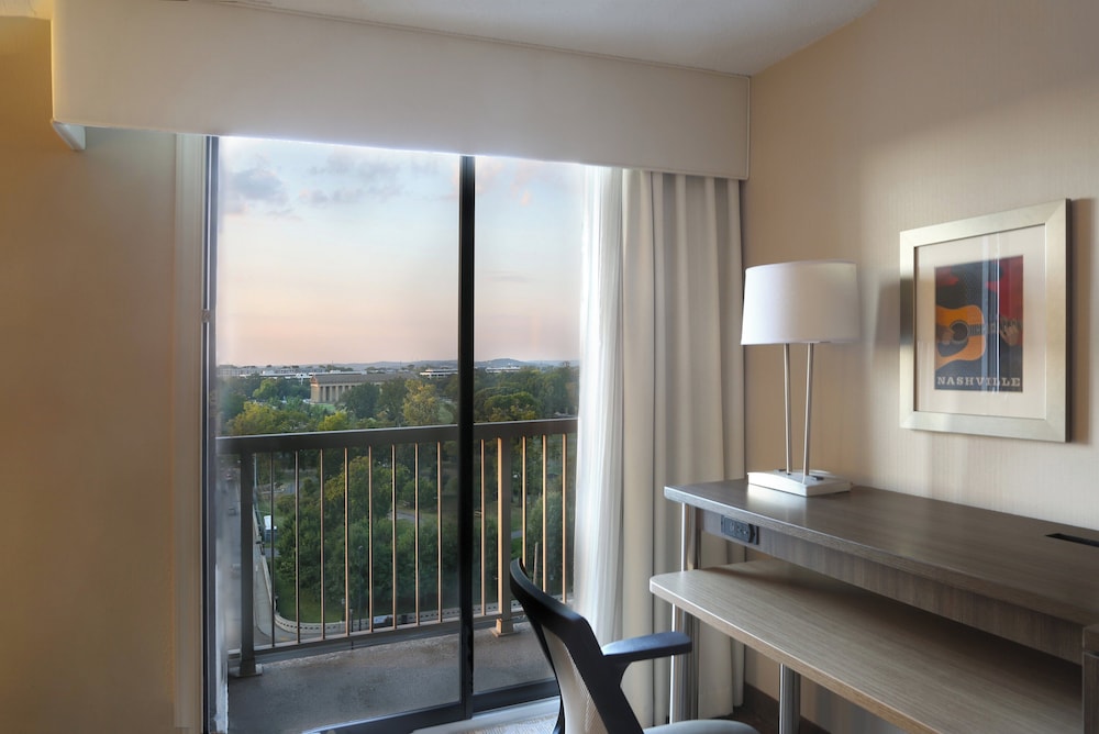 Standard Room, 1 King Bed (Walk-In Shower) thumbnail 5
