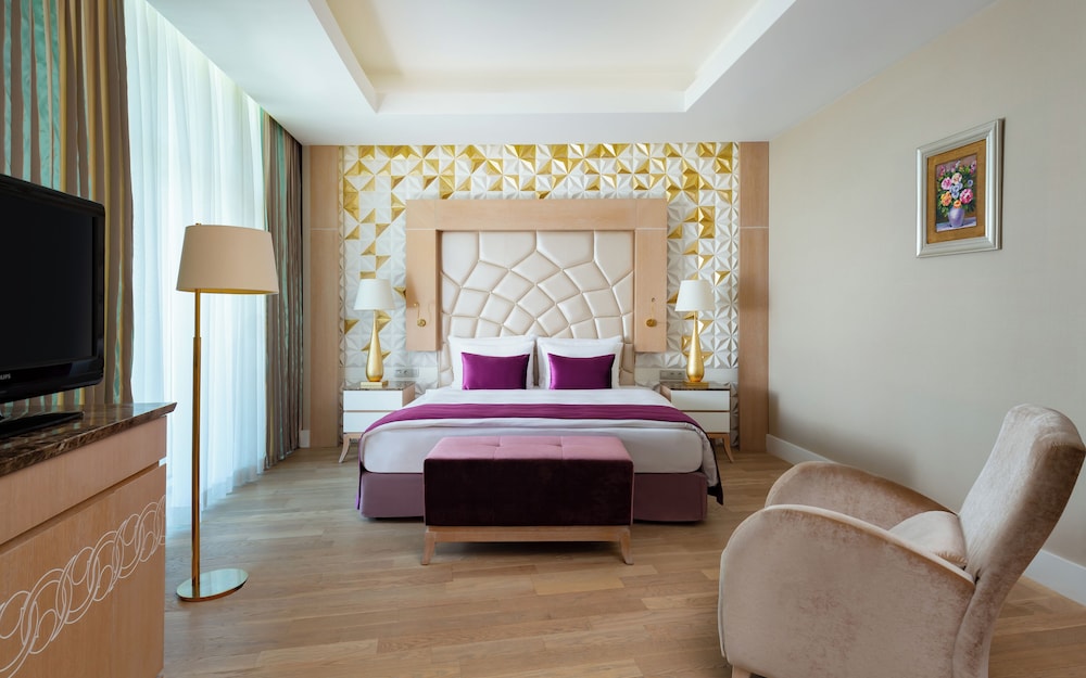 Three Bedroom Premium Residential Suite photo 3