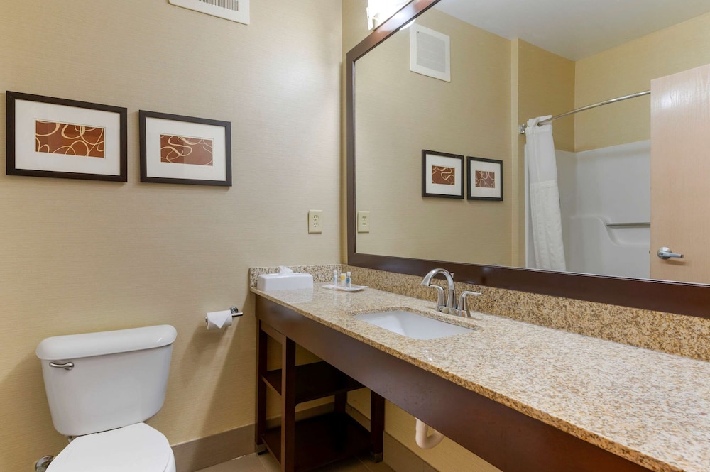 Suite, 2 Queen Beds, Non Smoking - Photo 9