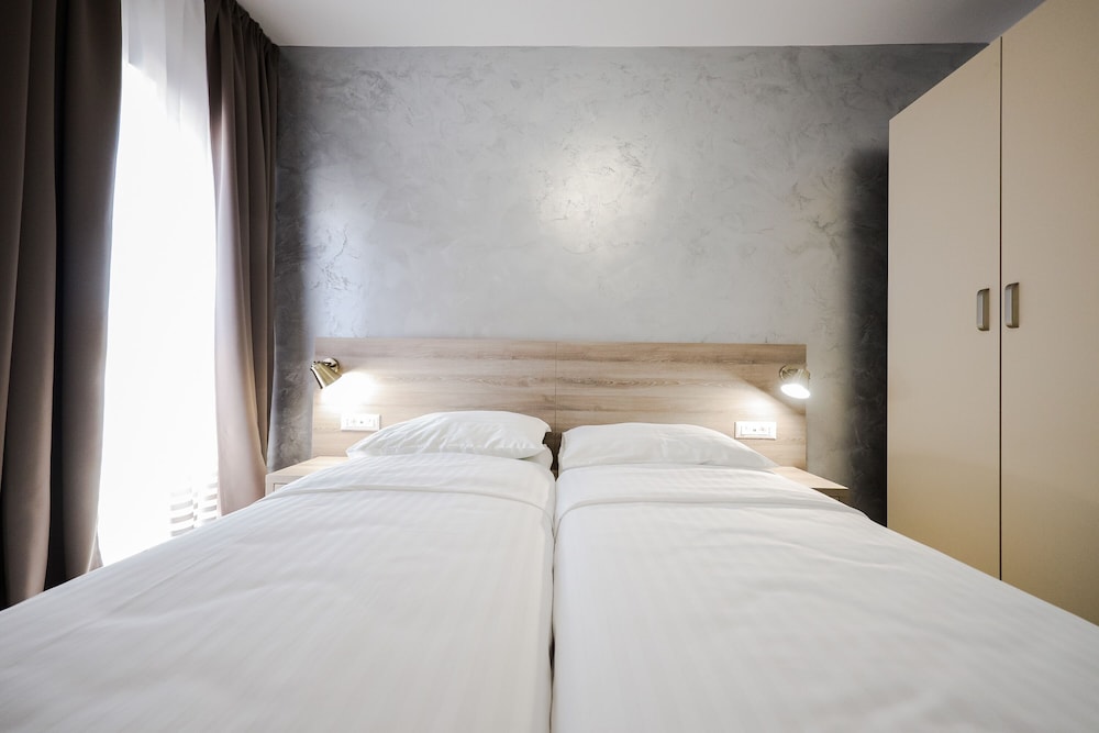 Deluxe Double or Twin Room, Park View