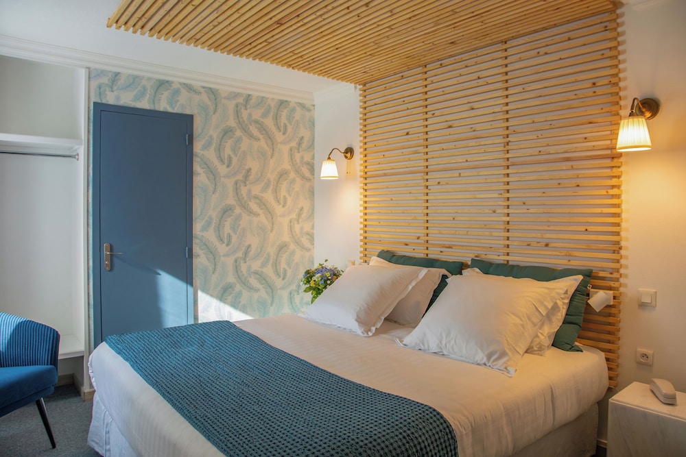 Double Room, 1 King Bed, Private Bathroom