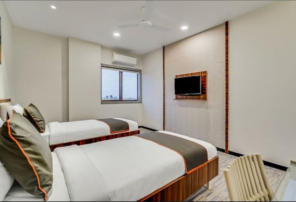 Deluxe Double or Twin Room photo 3
