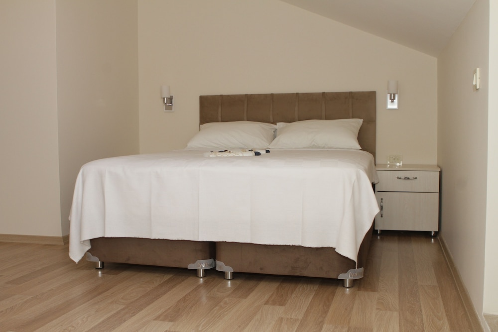 Standard Loft, 1 King Bed photo 1