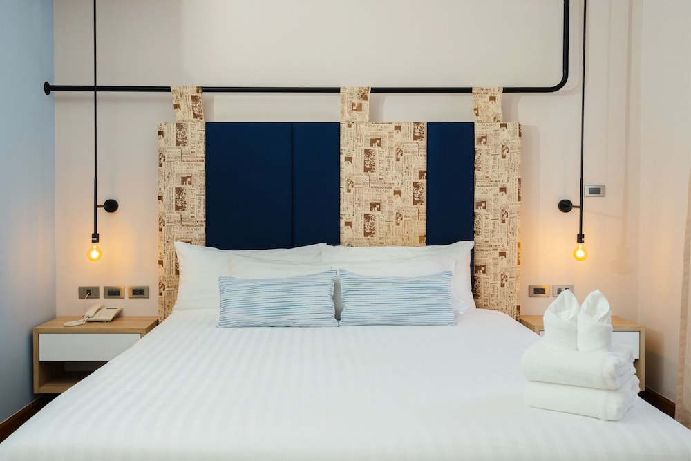 Deluxe Double Room - Photo 7