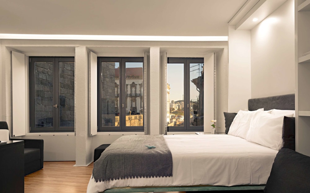 Premium Studio, 1 Double Bed, Kitchen, City View photo 2