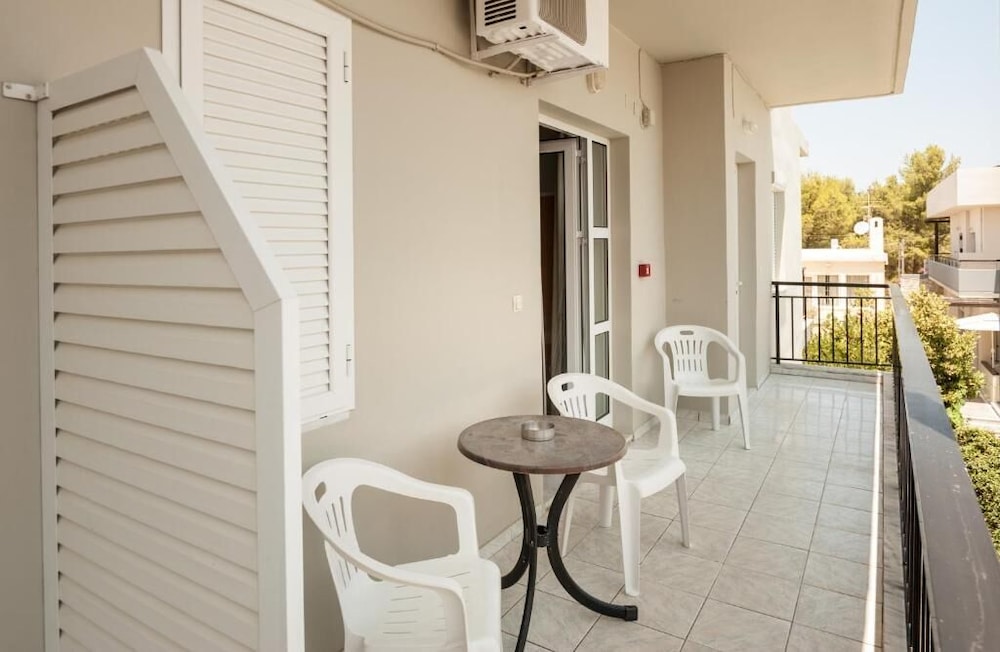 Basic Triple Room (For 3) photo 3