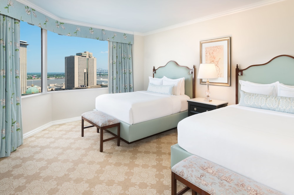 Club Deluxe Guest Room Queen/Queen - Photo 4