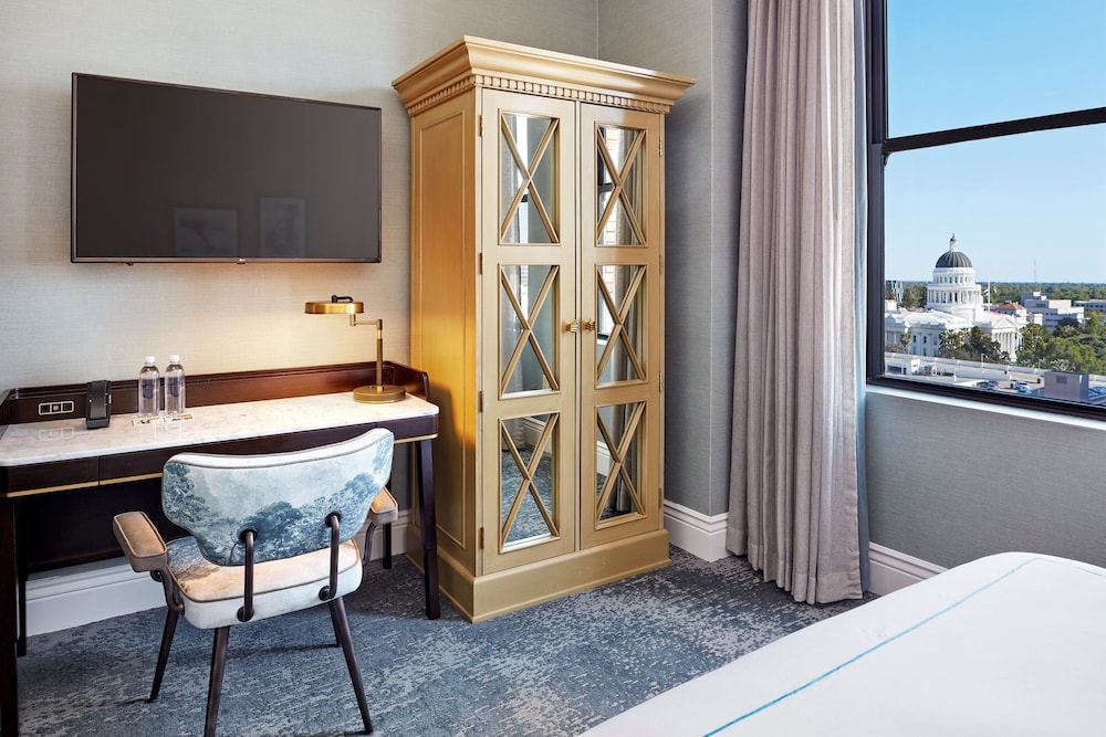 Room, 1 King Bed (Hearing Accessible) - Photo 4