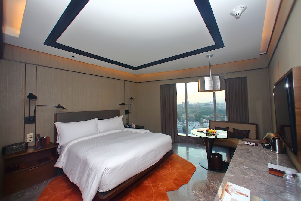 Deluxe Room, 1 King Bed, Non Smoking (High Floor) photo 1