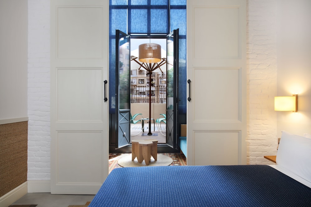 Deluxe Room, Terrace, Courtyard View