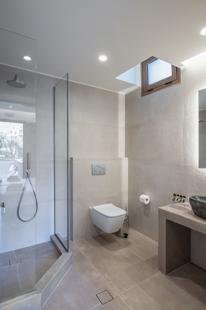 Standard Double or Twin Room photo 2
