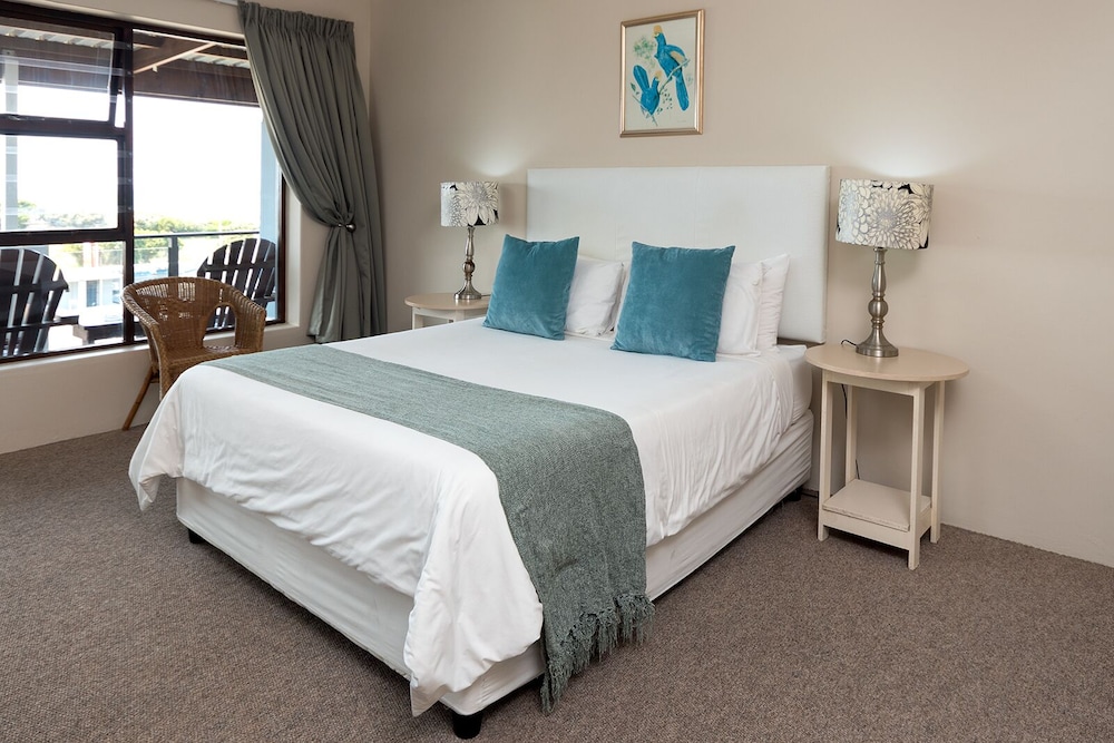 Deluxe Room, Balcony, Partial Sea View photo 1