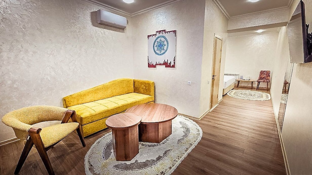 Deluxe Suite, Courtyard View photo 2