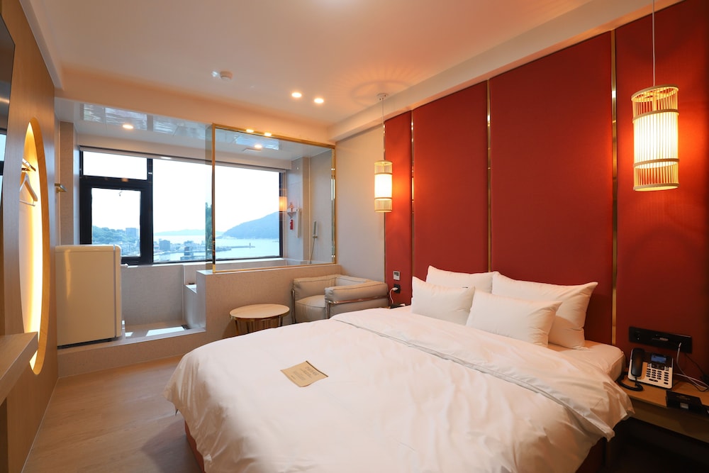 Main Building - Ocean Suite Queen