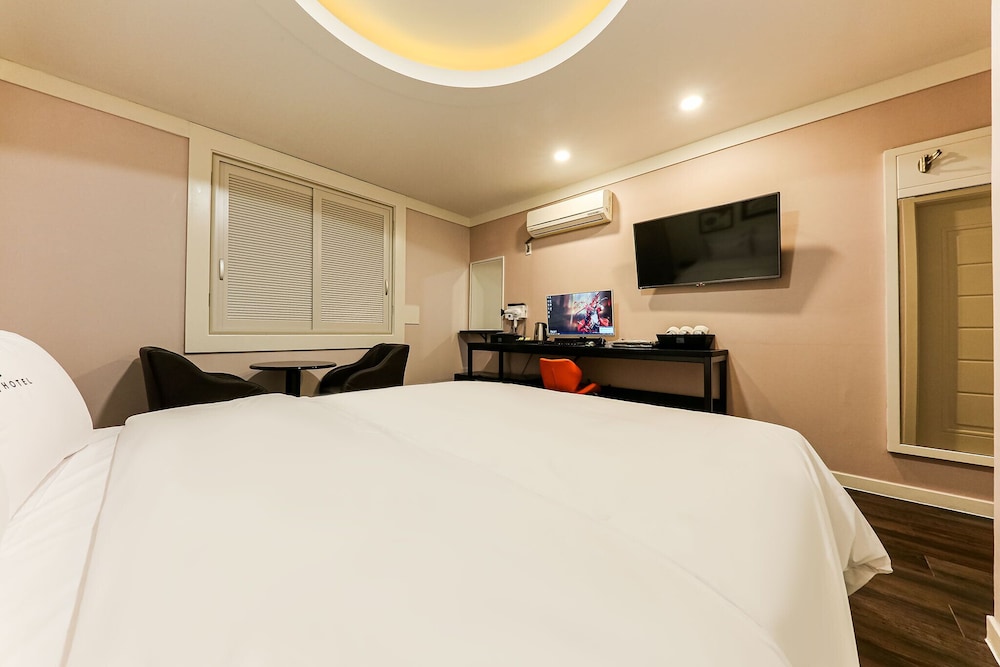 Basic Room (Couple Pc Room) photo 2