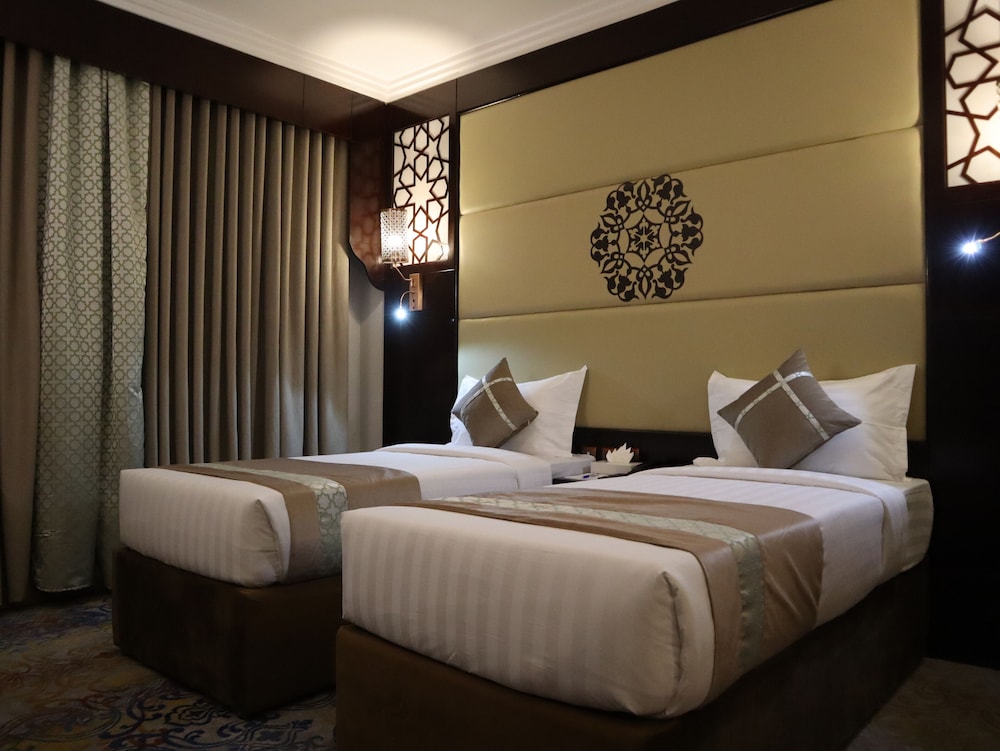 Standard Double or Twin Room, City View photo 2