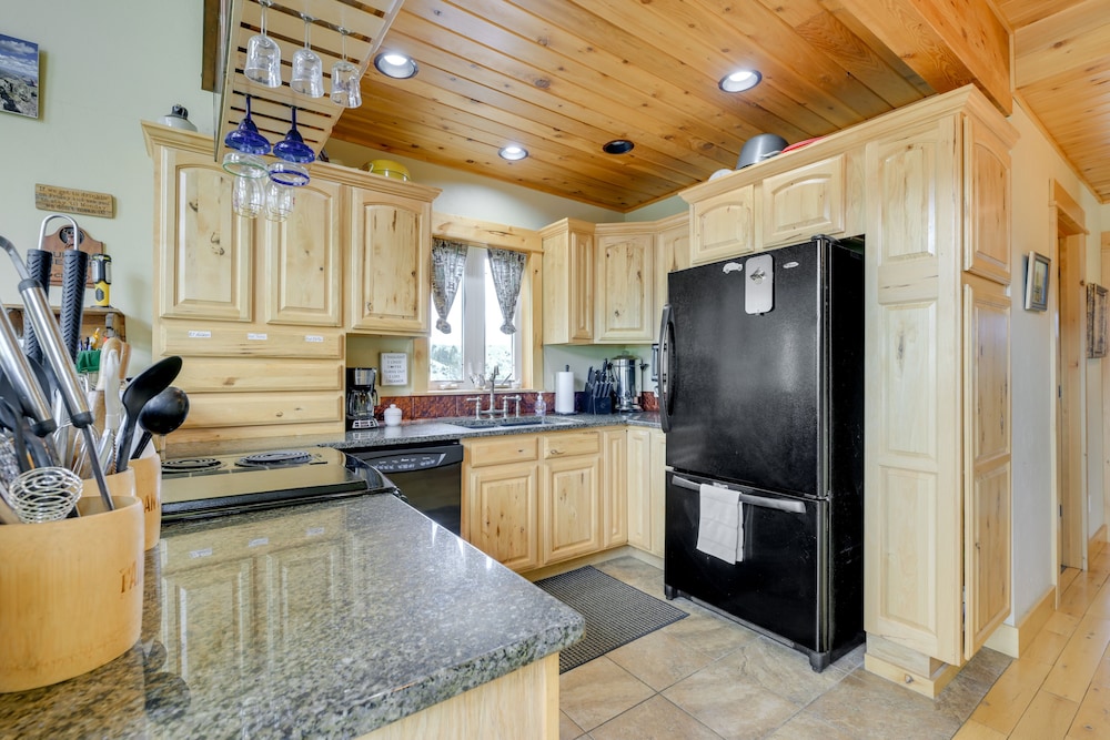 House (4 Bedrooms) photo 2