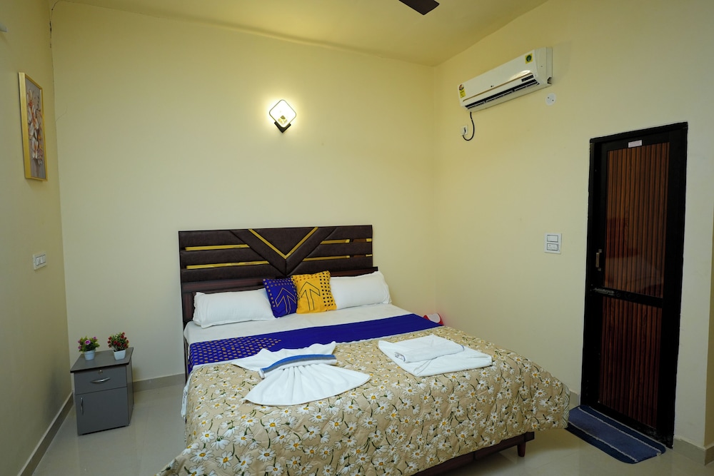 Standard Double Room, Balcony, City View photo 3