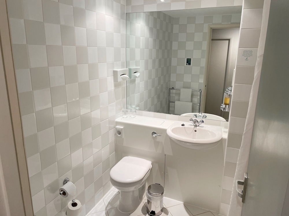 Standard Room, 2 Twin Beds - Photo 12