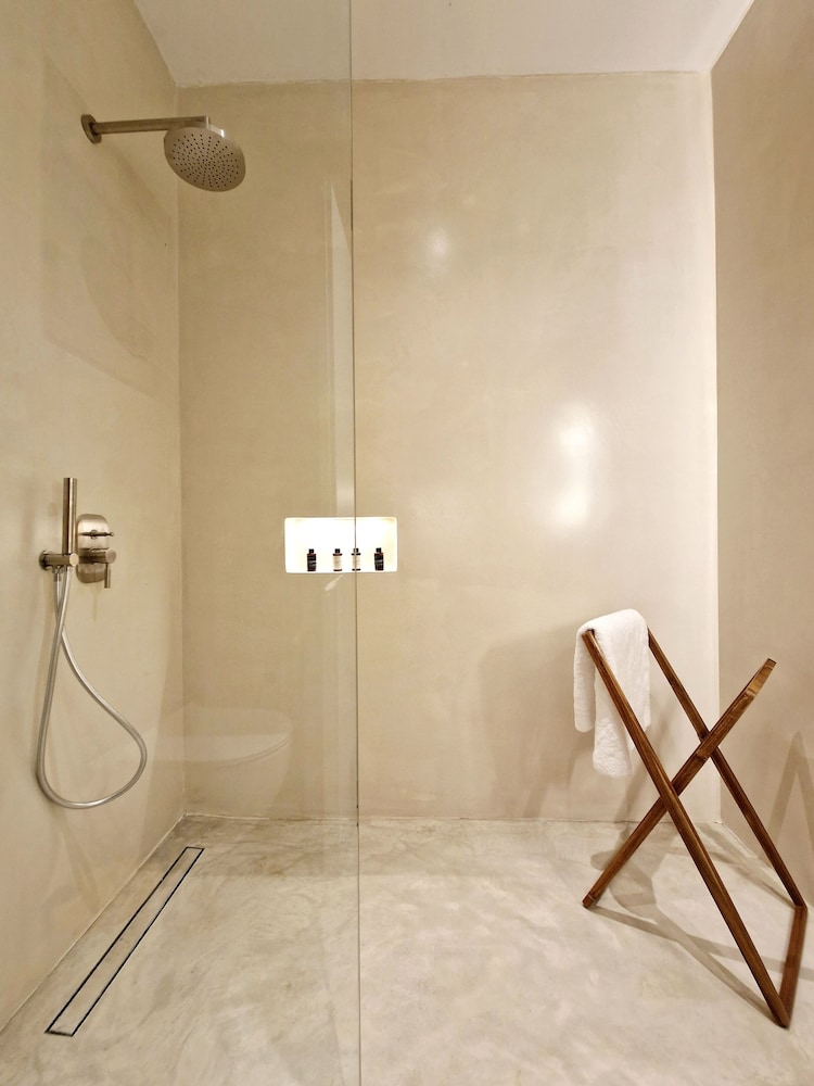 Studio Suite photo 3