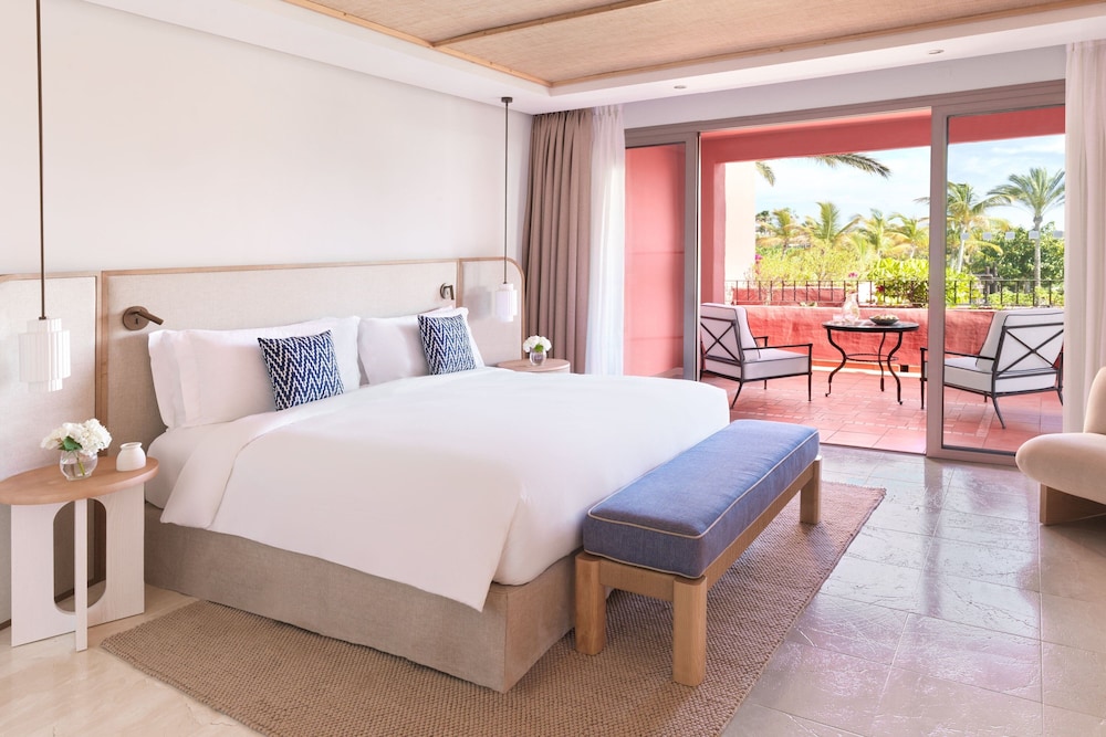 Suite, 1 Bedroom, Ocean View (Balcony) thumbnail 6