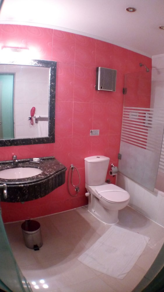 Standard Double Or Twin Room - Photo 10
