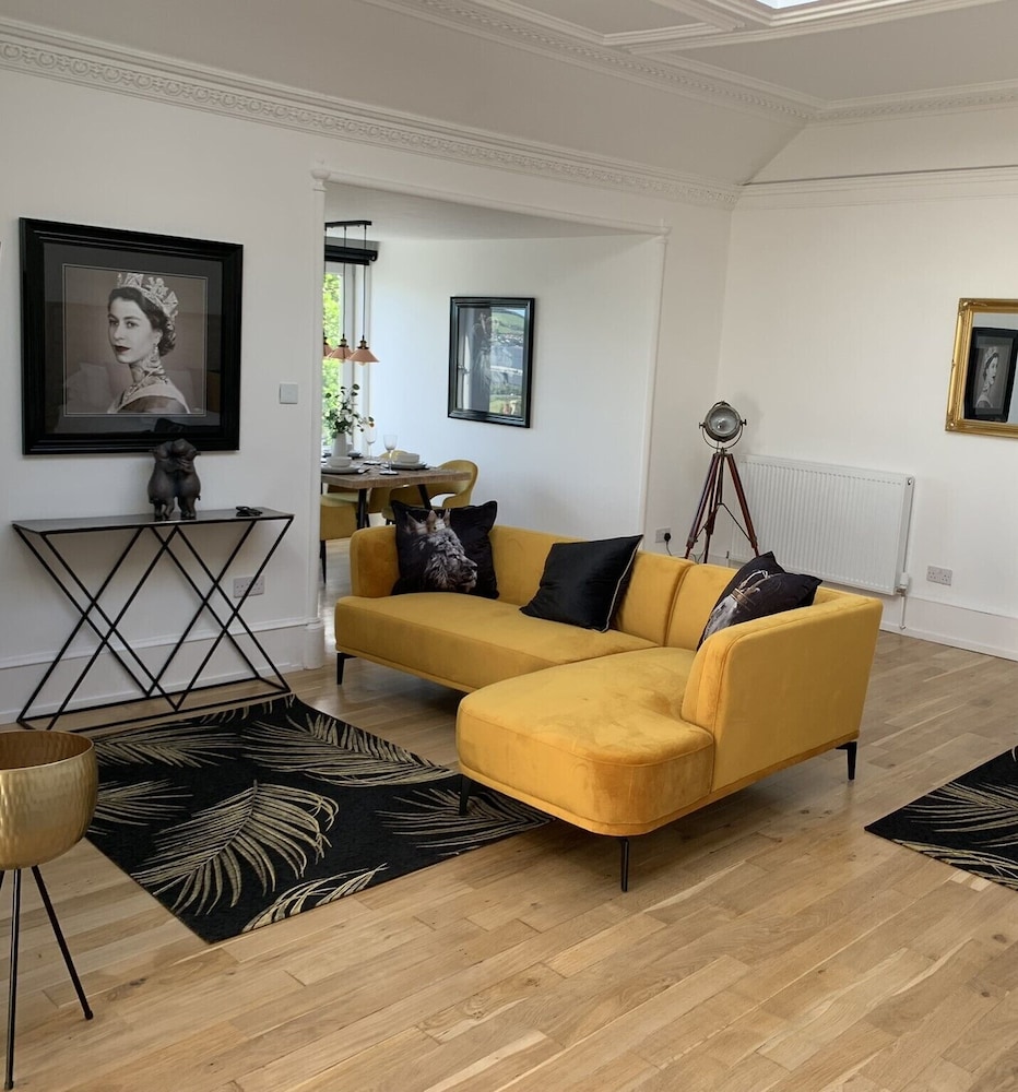 Superior Studio Suite, 1 King Bed, Non Smoking, Sea View