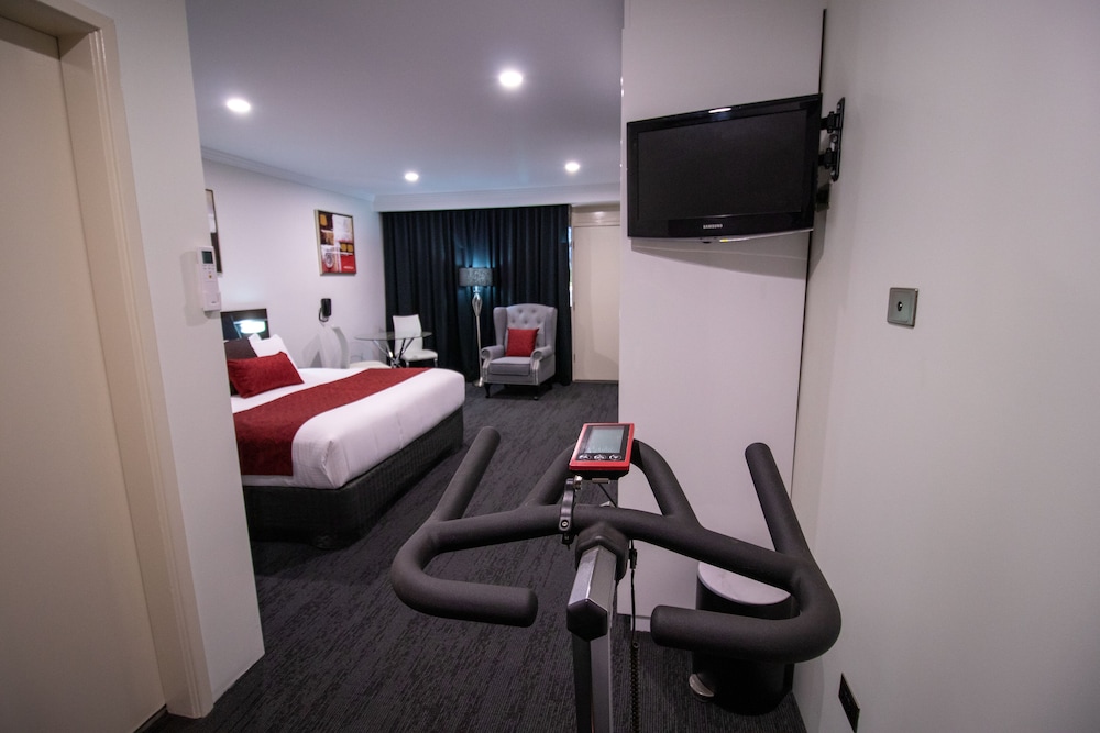 Luxury King + In Room Exercise Equipment photo 2