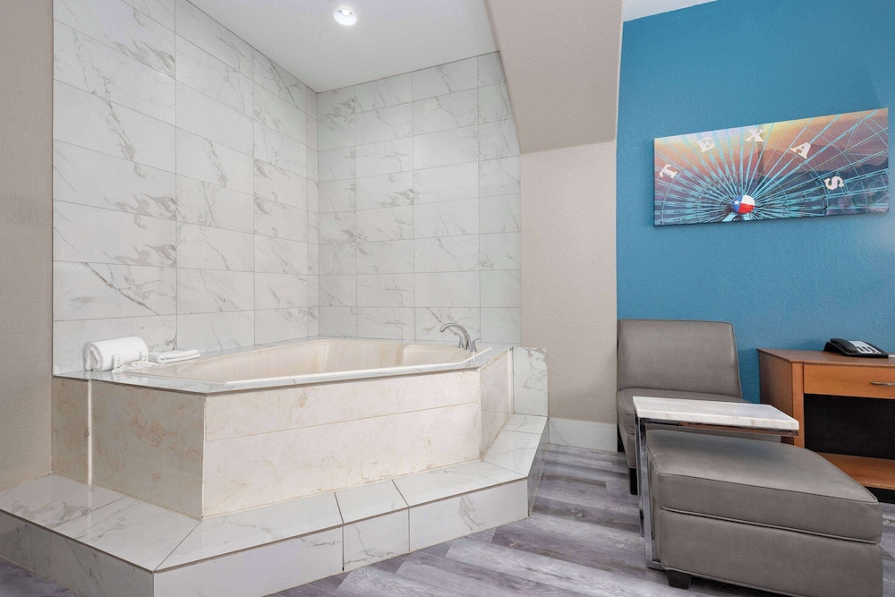 Presidential Suite, 1 King Bed, Non Smoking photo 1