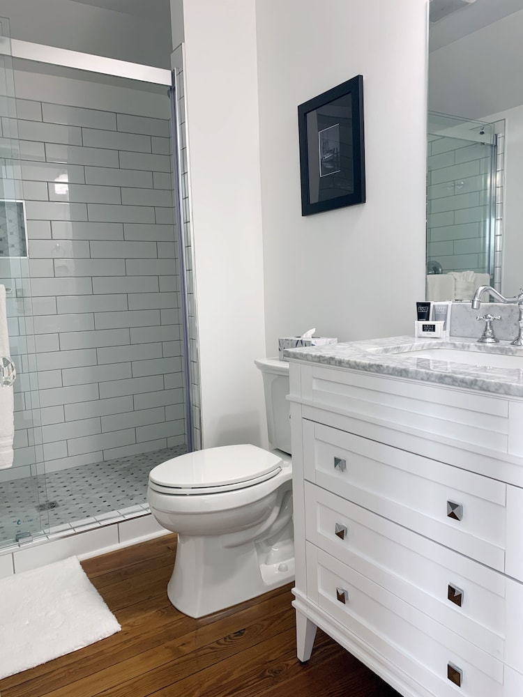 Deluxe Room, 1 Queen Bed, River View