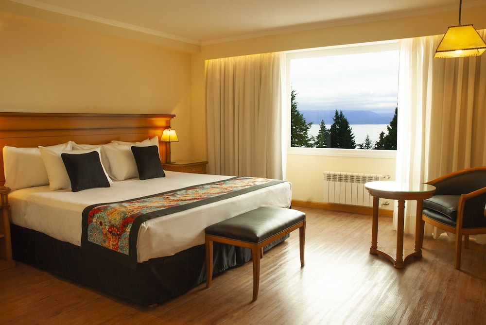 Superior Room, Lake View photo 1