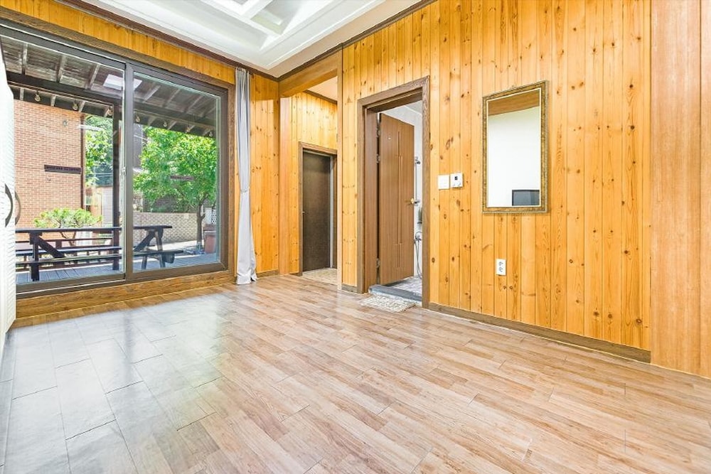 Basic Room, 1 Bedroom (C 101) - Photo 2