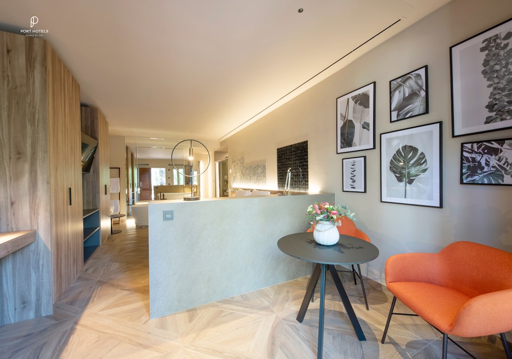 Junior Double Room (2 Adultos)