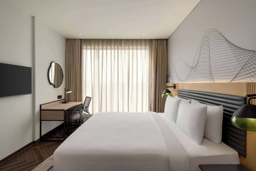 Suite, 1 King Bed, Non Smoking - Photo 4