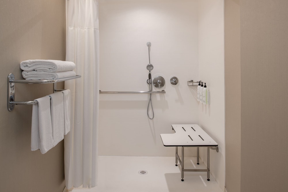 Suite, Multiple Beds - Photo 13