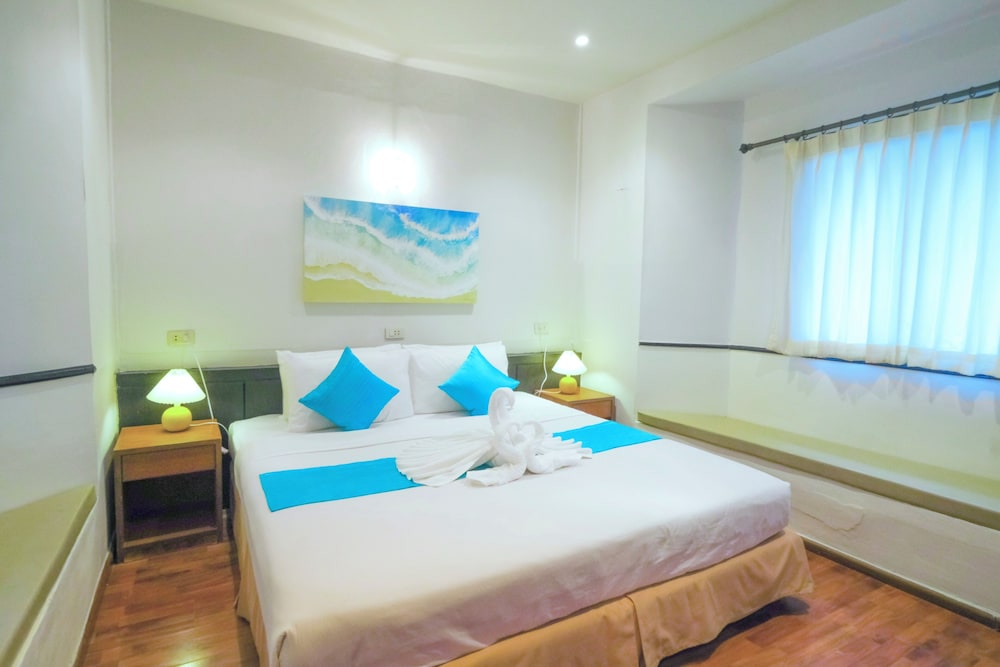 Deluxe Bungalow - Photo 2