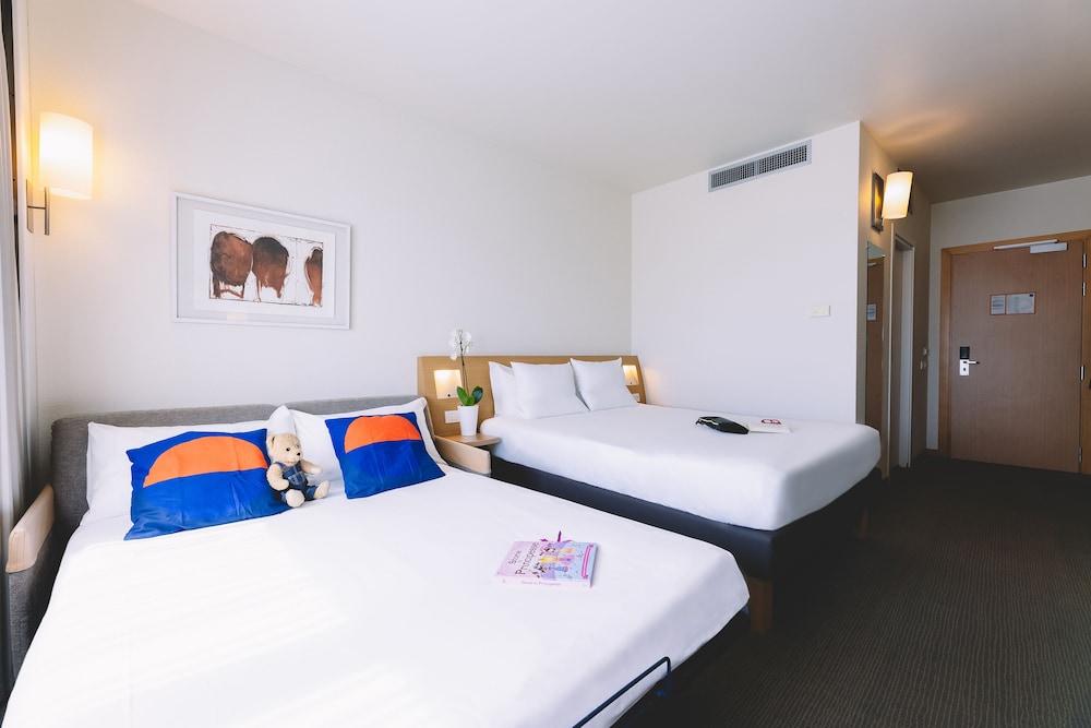 Family Room, 1 Double Bed with Sofa bed photo 2