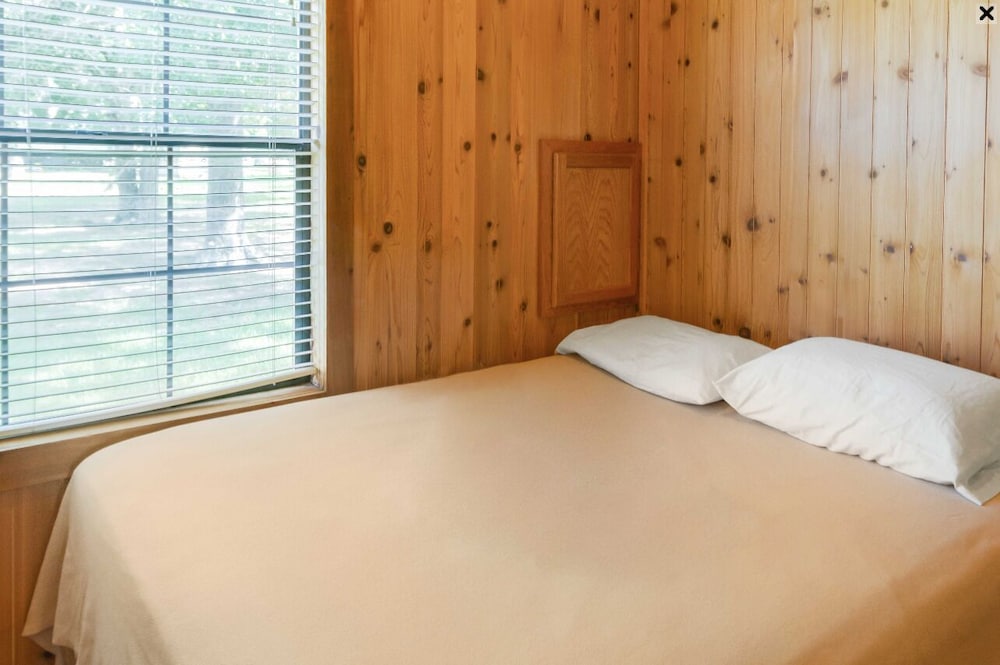 Premium Cabin, 1 Bedroom ( Linens Incld) photo 1