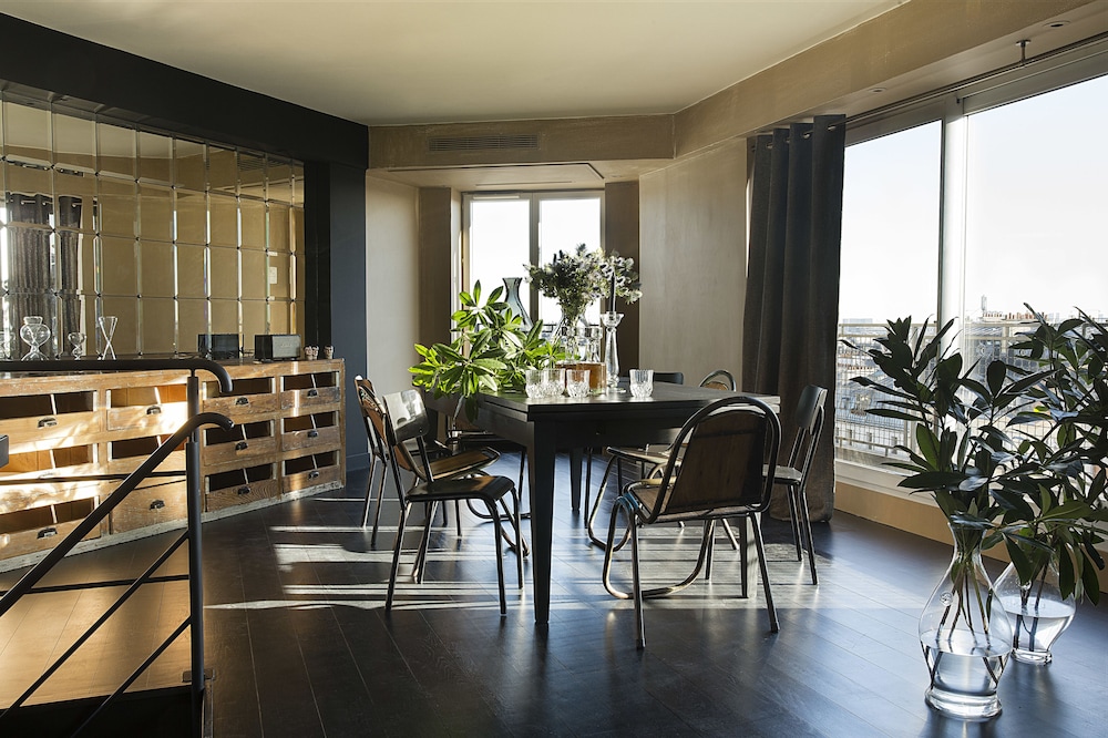 Suite (Prestige)