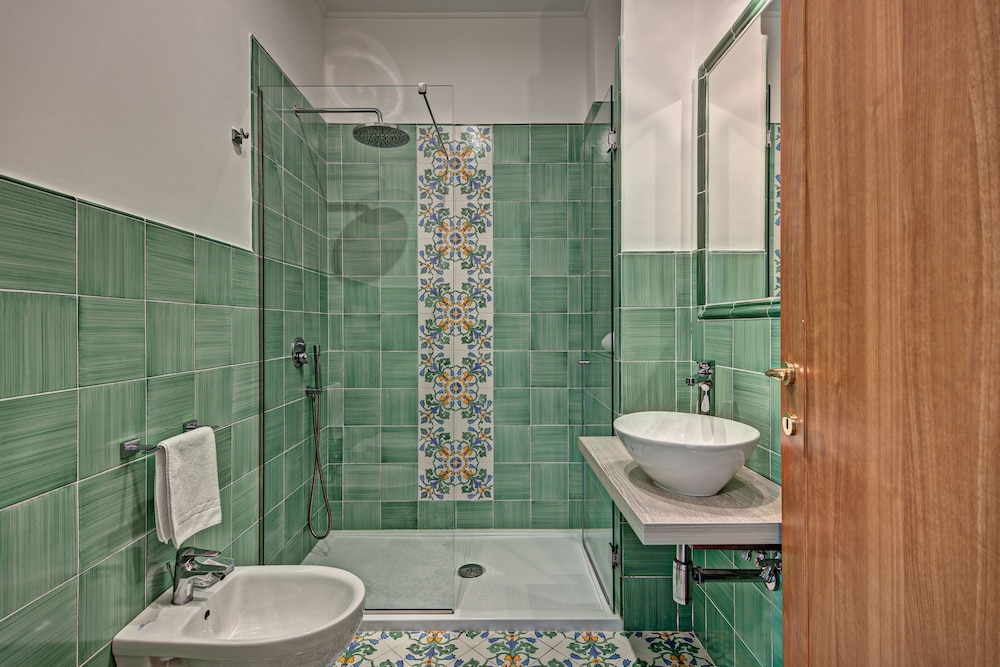 Exclusive Double or Twin Room, Partial Ocean View photo 2