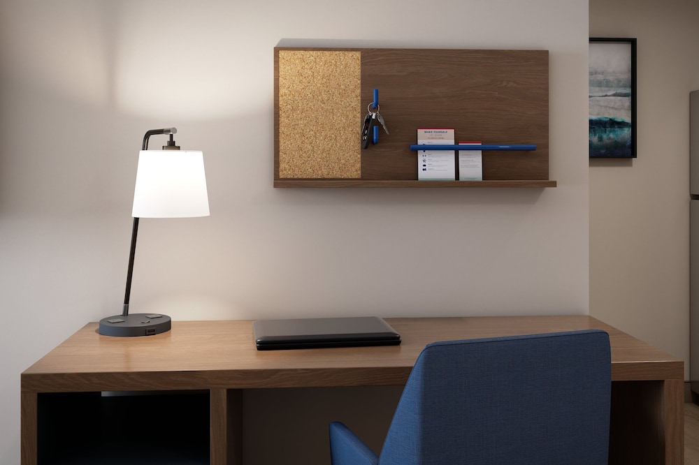 Suite, 1 Bedroom - Photo 6
