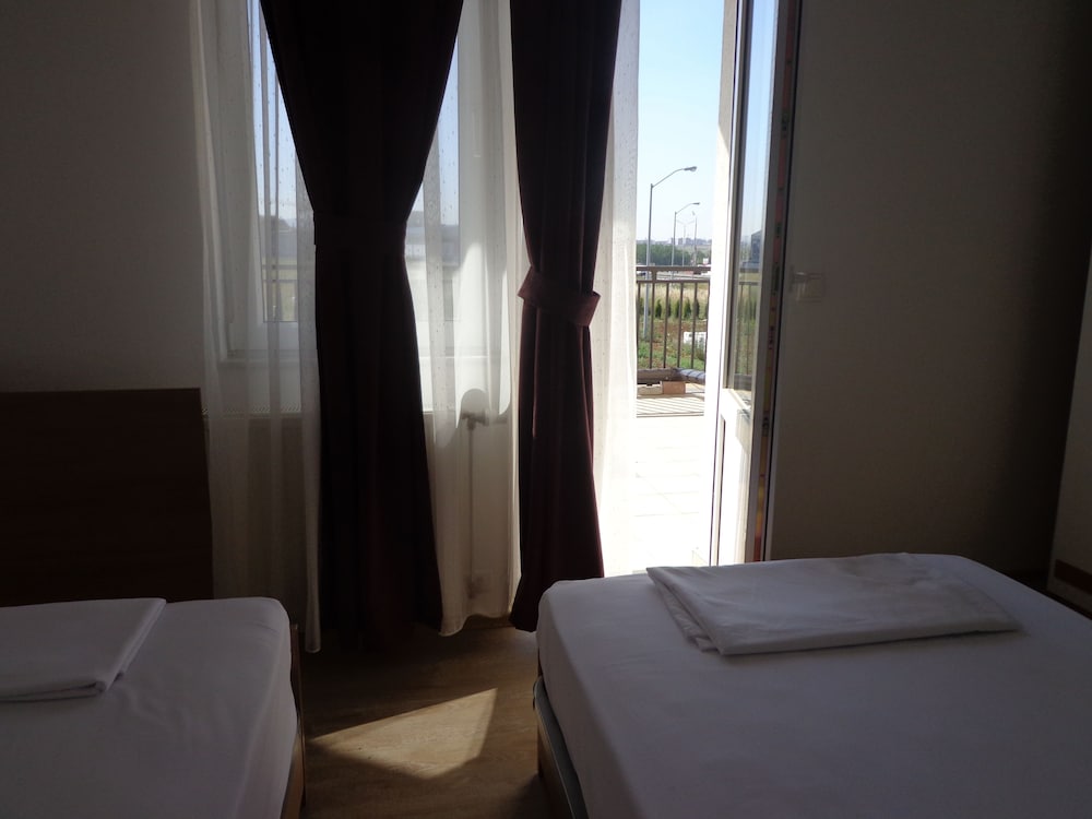 Standard Quadruple Room (1) photo 2