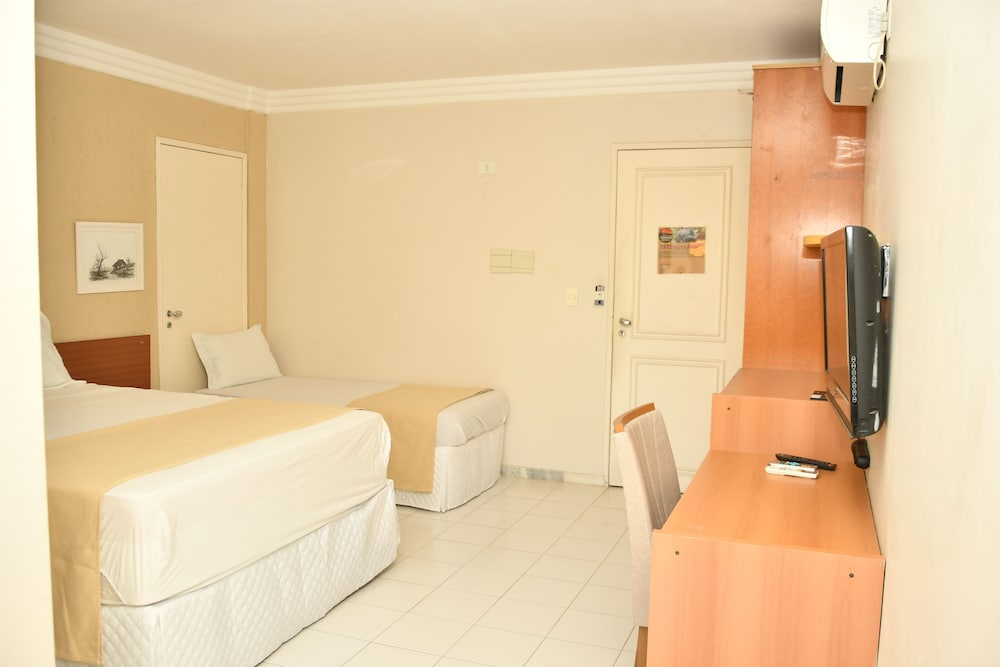 Standard Twin Room - Photo 2