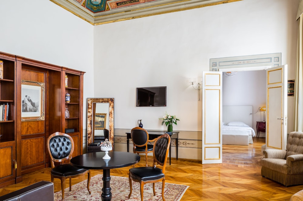 De Pepi Suite, Stay for Kids and Teens Included thumbnail 5