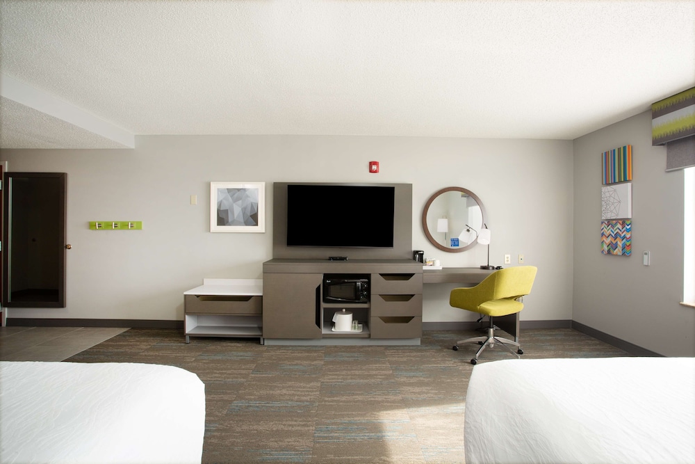 Room, 2 Queen Beds, Accessible, Non Smoking, Mountain View - Photo 2