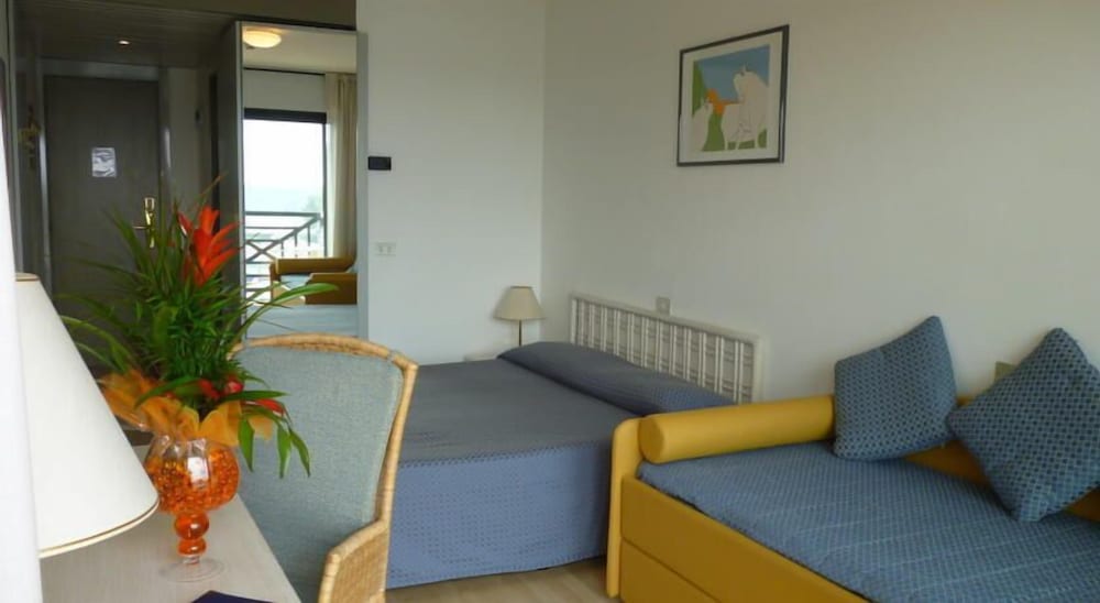 Deluxe Double Room photo 2