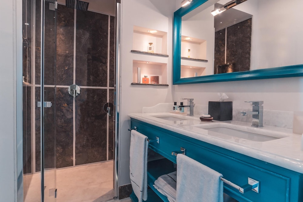 Deluxe Double Room, 1 Bedroom, Bay View, Sea Facing thumbnail 5