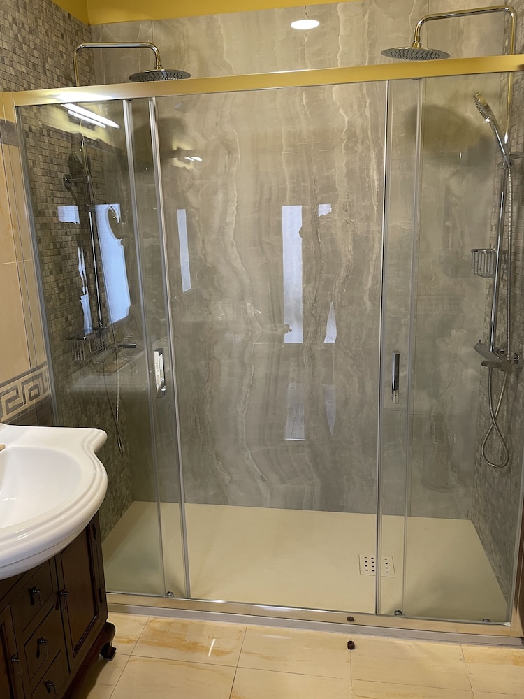 Junior Suite (hydromassage bathtub) - Photo 8